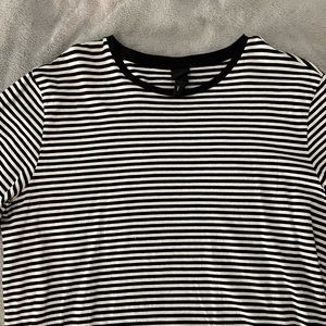 Men’s H&M Black and White Stripe T Shirt Size: L